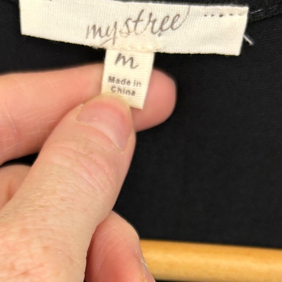 Mystree Black Asymmetrical High-Low Cardigan - Picture 3 of 4